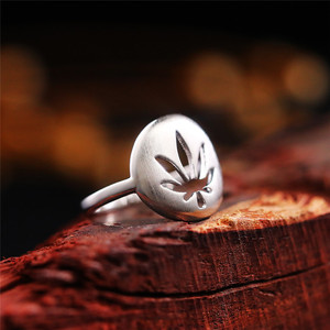 Anello in Argento F1246, Argento Sterling 925, Design Minimalista con Motivo Vegetale, Gioiello Unisex - Product Image 2