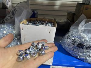 Écrous de roue de camion à 12 pans, standard, en titane, pour conversion de centre, avec insert M8 en acier inoxydable long, sans écrou M7, avec bride - Product Image 6