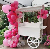 Vente directe d'usine chariot à roues en bois blanc chariot à bonbons chariot à fleurs décoration de mariage chariot à Dessert