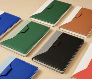 Carnet personnalisé imprimé avec le nom, parfait pour l'école ou le bureau, noir avec bord coloré, tablette antichoc en cuir PU - Product Image 4