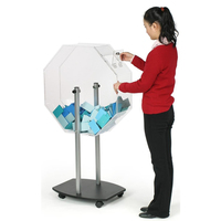 Tambour de billets de tombola transparent en acrylique sur mesure avec roues verrouillables Conteneur de boîte de vote à suggestion de lucite de 53 pouces de haut