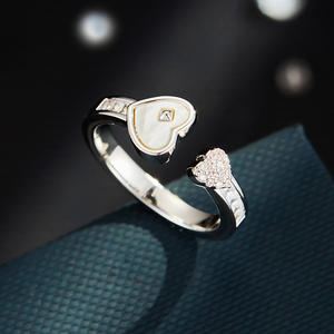 Bague ouverte ajustable en zircon plaqué or 18 carats avec micro-pavé en forme de double cœur, pour l'index, bijou de mode féminin, cadeau - Product Image 4