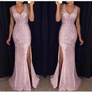 Robe de soirée longue en sequins dorés, col cœur, fente, superposition transparente, coupe sirène, pour événements formels - Product Image 2