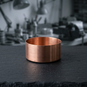 Conteneur à bougie en cuivre, finition mate, décoratif, vide, pot à bougie de luxe pour cadeaux de Noël, D 8xH4cm - Product Image 1