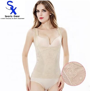 La femme en plastique maigrichonne les sous - vêtements. - Product Image 2