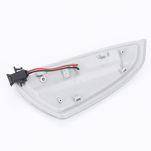 Accessoires de <span class=keywords><strong>voiture</strong></span> Lampe de rétroviseur côté droit Clignotant pour Benz Classe C W204 A2048200721 A2048200821 - Product Image 3
