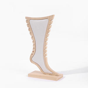 Estante de joyería Vertical de moda para tobillera, collar, pulsera, diseño de <span class=keywords><strong>pie</strong></span>, exhibición de almacenamiento de joyería de Bambú - Product Image 6