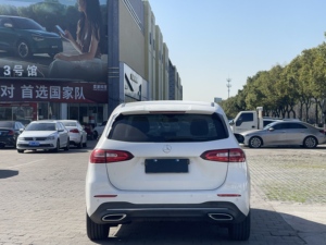 Mercedes-Benz <span class=keywords><strong>Classe</strong></span> C <span class=keywords><strong>2020</strong></span> B <span class=keywords><strong>180</strong></span> 1.3T Moteur turbo Transmission automatique Volant à gauche Intérieur foncé Cuir R17 Euro VI - Product Image 3
