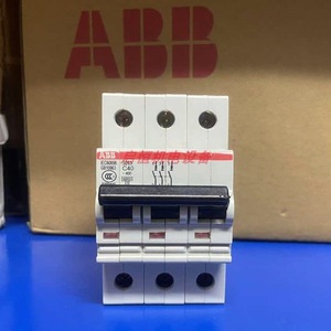   Disjoncteur miniature S263 C40 3 pôles, capacité de coupure 630A, tension nominale 230V - Product Image 2