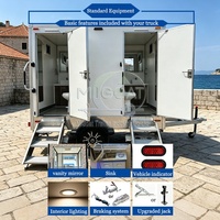 Remorque toilettes mobiles 2 postes avec marches en aluminium, unité sanitaire à essieu unique pour la location événementielle