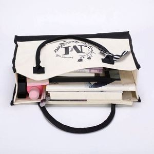 กระเป๋าผ้าแคนวาสปักอักษรย่อพร้อมกระเป๋าเครื่องสำอาง ชุดของขวัญวันแม่ วันเกิด  แบบกำหนดเองได้ - Product Image 2