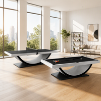 Ensemble de table de ping-pong et de billard contemporain avec rails en bois massif et poches en cuir, personnalisable, à vendre
