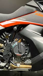 <span class=keywords><strong>KTM</strong></span> 790 ADV <span class=keywords><strong>2022</strong></span> d'occasion, faible kilométrage, zéro rayure, jamais tombé, peinture d'origine, excellent état, moto de tourisme tout-terrain. - Product Image 4