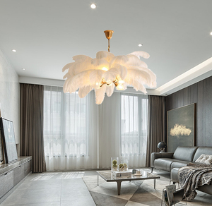 Plafonnier suspendu en laiton avec plumes d'autruche, design moderne, grand luminaire décoratif d'intérieur, idéal pour un salon - Product Image 3