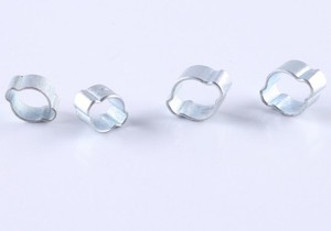 Pince pour tuyaux des oreilles à <span class=keywords><strong>double</strong></span> navire <span class=keywords><strong>de</strong></span> mm, clip à deux oreilles pour tous les camions - Product Image 6