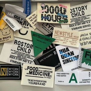 Logo privé personnalisé étiquette de tissu de vêtement étiquette tissée en satin jacquard haute densité en coton biologique étiquettes tissées de vêtements pour vêtements - Product Image 5