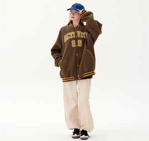 Chaqueta Universitaria de Invierno para Hombre, con Parche de Letras Personalizado, Transpirable, Bordada, Servicio OEM, Talla Grande, con Tela de Lana - Product Image 6