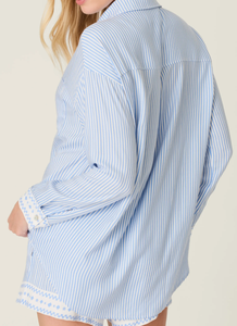 Ensemble de vêtements de nuit pour femmes à rayures bleues et blanches, chemise à manches longues et short de pyjama, doux et confortable, vêtements de nuit boutonnés - Product Image 3