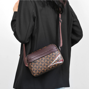 <span class=keywords><strong>Borsa</strong></span> a Tracolla Trendy con Stampa Geometrica, <span class=keywords><strong>Borsa</strong></span> a Spalla in Pelle PU con Grafica Squalo, <span class=keywords><strong>Borsa</strong></span> Messenger Regolabile per Viaggi Quotidiani e Shopping - Product Image 3