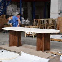 Table à manger en marbre travertin moderne nordique OEM ODM, mobilier en marbre massif pour l'entrée de la maison et l'atelier