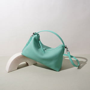 Borsa a Spalla da Donna di Lusso 2026 in Vera Pelle, Modello Hobo con Grana Lychee, Borsa a Secchiello Geometrica in Pelle Bovina con Tracolla Regolabile - Product Image 4