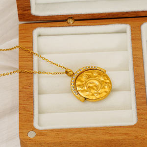 Fashion Layered Necklace With Star Pendant And Photo Locket For Women Gift - Product Image 3