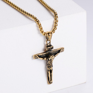 Collar de Cruz de Acero Inoxidable para Hombre |   Colgante de Jesús Crucificado |   Cadena de Oro, Plata y Negro para Regalo de Joyería - Product Image 4