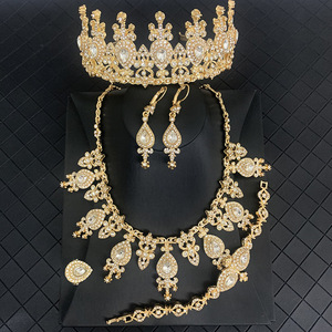 Set di Gioielli da Sposa Vintage Placcati Oro Turco con Bracciale, Orecchini, Collana, Anello e Corona per Matrimonio e Festa di Fidanzamento - Product Image 4