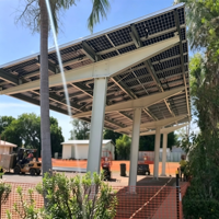 Structure de carport solaire sur mesure, système de carport solaire photovoltaïque, abri de stationnement solaire.