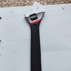 Llave Inglesa Ajustable de Acero 45, Métrica, con Mordaza Dentada, Grado Industrial, 240g, Forjada y Recubierta - Product Image 2