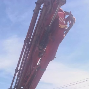 Camion pompe à béton de 43 mètres fabriqué par SANY, produit en novembre 2020, avec cabine rouge d'origine, prix de 618 000 RMB. - Product Image 6