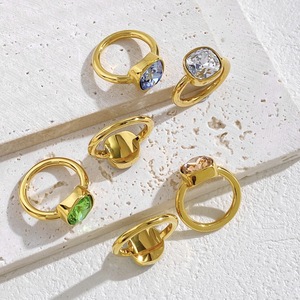 แหวนคริสตัลทรงสี่เหลี่ยมจัตุรัสแบบใหม่ ดีไซน์ทันสมัย โดดเด่น ระยิบระยับ หลายเหลี่ยม ผลิตจากทังสเตนและสแตนเลส เหมาะสำหรับทั้งชายและหญิง - Product Image 1