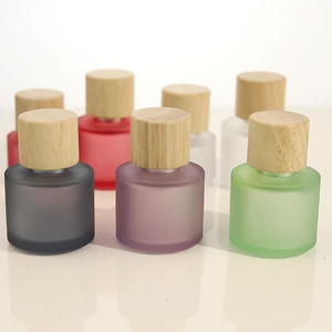 Bán Buôn Colourful 50Ml Rỗng Phun Nước Hoa Chai Thủy Tinh Mờ Vòng Chai Nước Hoa Với Nắp Bằng Gỗ - Product Image 5