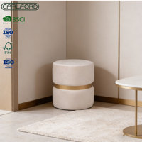 CARLFORD Pouf en Velours Moderne, Meuble Ottoman en Tissu avec Décoration Dorée, Tabouret Ottoman en Velours