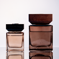 Pas cher Vente en gros Arôme sans flamme 50ml Diffuseur de roseau en verre fleuri Bouteille carrée 100ml Diffuseur de roseau carré Bouteille en verre pour la maison