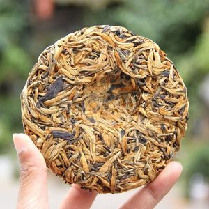 Torta di Tè Nero Pressato Dianhong Golden Needle dello Yunnan - Product Image 2