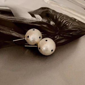 ต่างหูเม็ดเดี่ยวสีเงินลายจุดสีขาวคลื่นสีดำต่างหูทำจากผ้าฝ้ายอเนกประสงค์ของขวัญแฟชั่นสุดเจ๋งสุดเท่คลาสสิก - Product Image 5