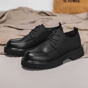 Chaussures habillées pour hommes, style britannique, décontractées et formelles, à enfiler, automne, avec semelles épaisses, version coréenne, en cuir noir, type Oxford - Product Image 1