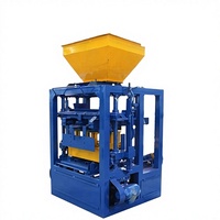 Machine semi-automatique de fabrication de briques creuses QT4-24 pour la production de blocs de béton perméable et de briques de ciment pour routes