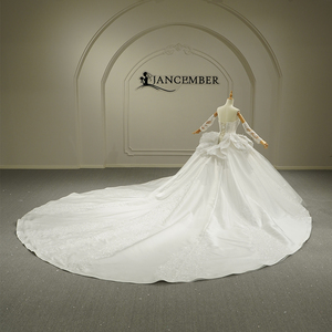 Vestido de Novia de Lujo Moderno GT26014 con Perlas, Flores de Cristal y Cola de Capilla, Largo hasta el Suelo, Estilo Princesa - Product Image 3