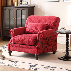 Sillón Individual Estilo Americano, Tapizado en Damasco Rojo, Diseño Acolchado, Silla para Sala de Estar - Product Image 5