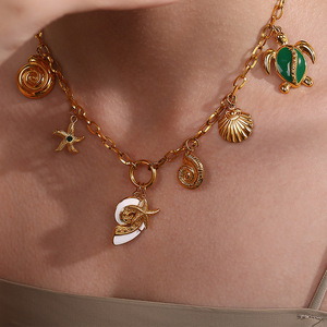 Collana Vintage 3D con Ciondolo a Forma di Stella Marina e Elegante Conchiglia, con Dettagli Irregolari a Guscio di Conchiglia - Product Image 1