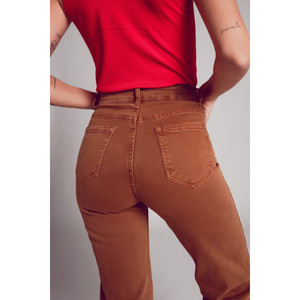 Jeans a Gamba Larga in Marrone Cammello - Product Image 5