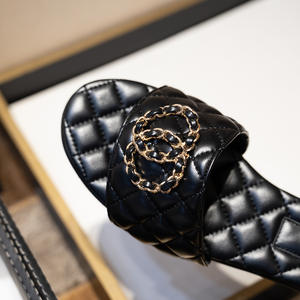 Sandales plates de luxe en cuir véritable pour femmes, de haute qualité, design élégant, chaussures de plage d'été pour femmes - Product Image 6