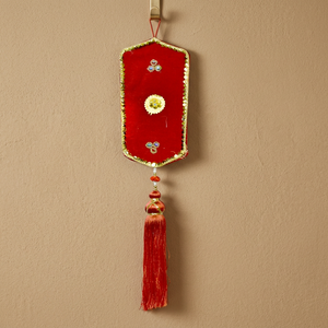 Sculpture murale suspendue en tissu rouge céruleen hexagonal traditionnel, décoration intérieure, par Artistic Flower Factory - Product Image 2