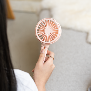 Ventilateur portatif 1200mah Capacité de la batterie 3 Ventilateur pliable pour <span class=keywords><strong>pare</strong></span>-<span class=keywords><strong>brise</strong></span> Peut contrôler manuellement la rotation de la tête du ventilateur domestique - Product Image 5