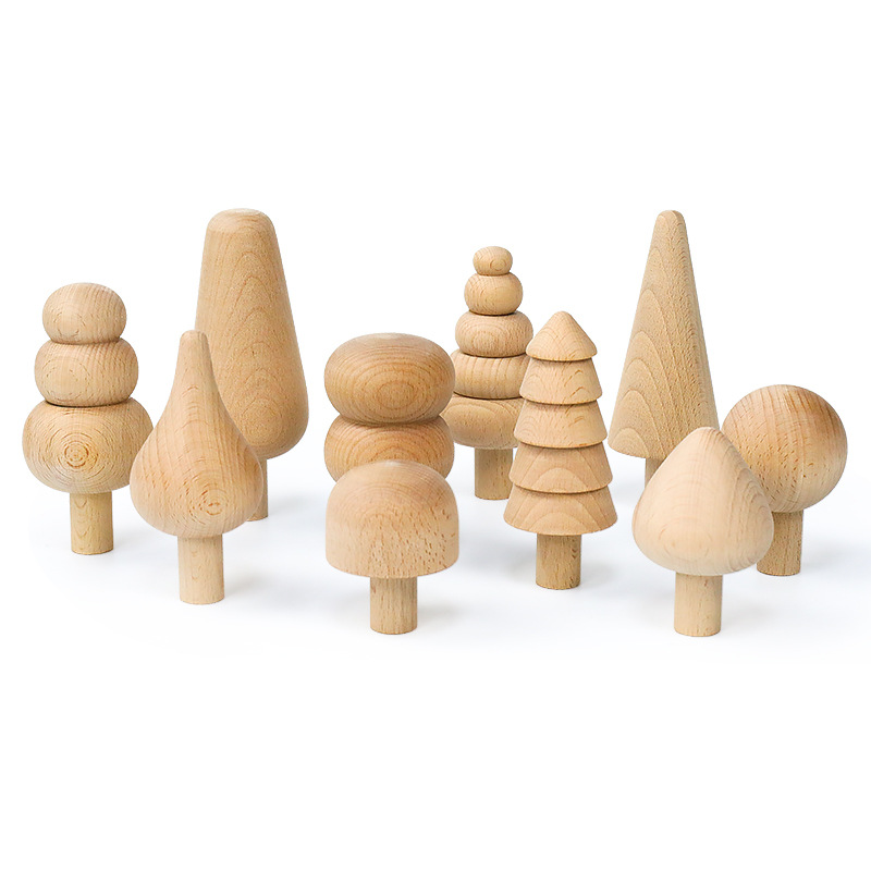 Árbol joven de haya color madera natural.