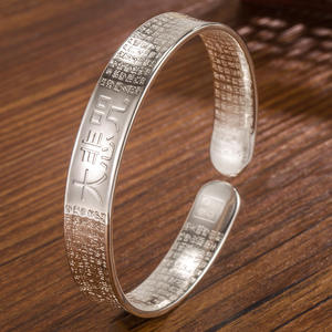 กำไลข้อมือเปิดหัวใจมนต์พุทธแบบแฟชั่นและมินิมอล - Product Image 3