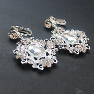 Nuovi Orecchini Lunghi Ellittici in Stile Palazzo Placcati Argento con Diamanti Bianchi Accessori da Sposa Esagerati - Product Image 3