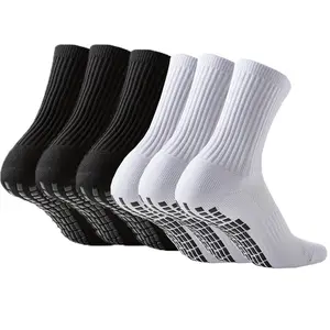 Fabricant OEM, chaussettes de football d'extérieur athlétiques pour adultes, blanches, en coton, avec prise en main durable.